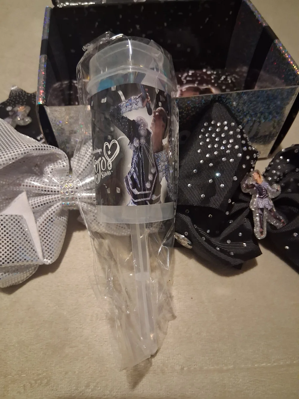 JoJo Siwa stylish black